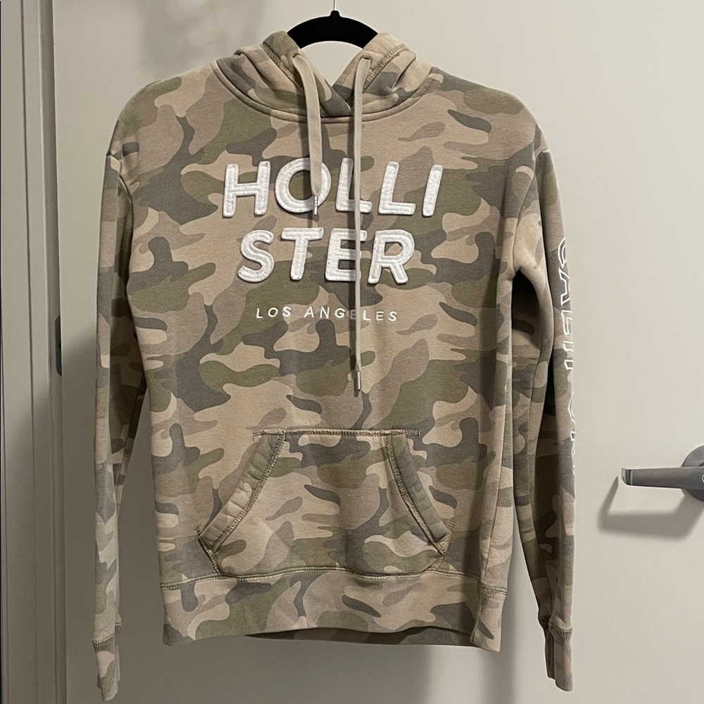 Hollister Tan Camouflage Hoodie for Ladies, size XS